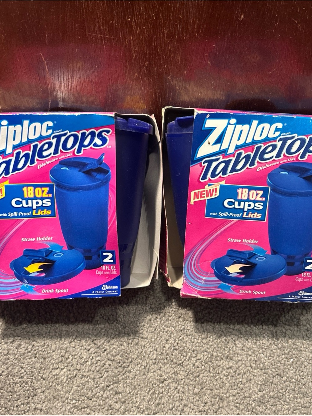 X2 Ziploc TableTops 18oz Cups w/ Spill-Proof Lids Dishware 2-pack Straw Holder